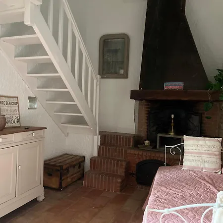 Petite Maison Pleine De Charme Guest house