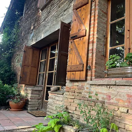 Petite Maison Pleine De Charme Dieupentale