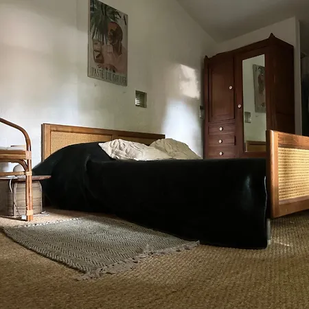 Petite Maison Pleine De Charme Guest house *